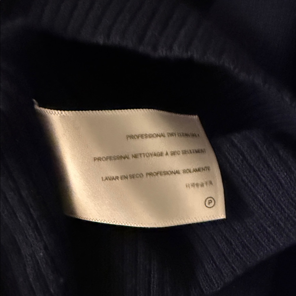 AG Green Label Wool Cashmere V-Neck Sweater in Deep Blue Size Large - Picture 8 of 9